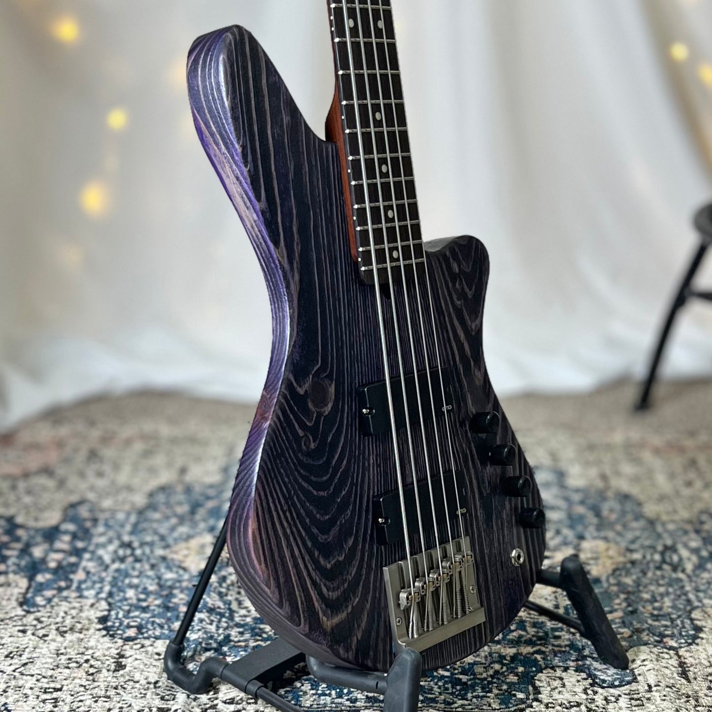 Modern Series Jax 4-32 32-Inch Medium-Scale Bass in Grape with EMG 40PCS Neck and 40PA Bridge Pickups and EMG BTS Active Electronics - 2D102007 - .75