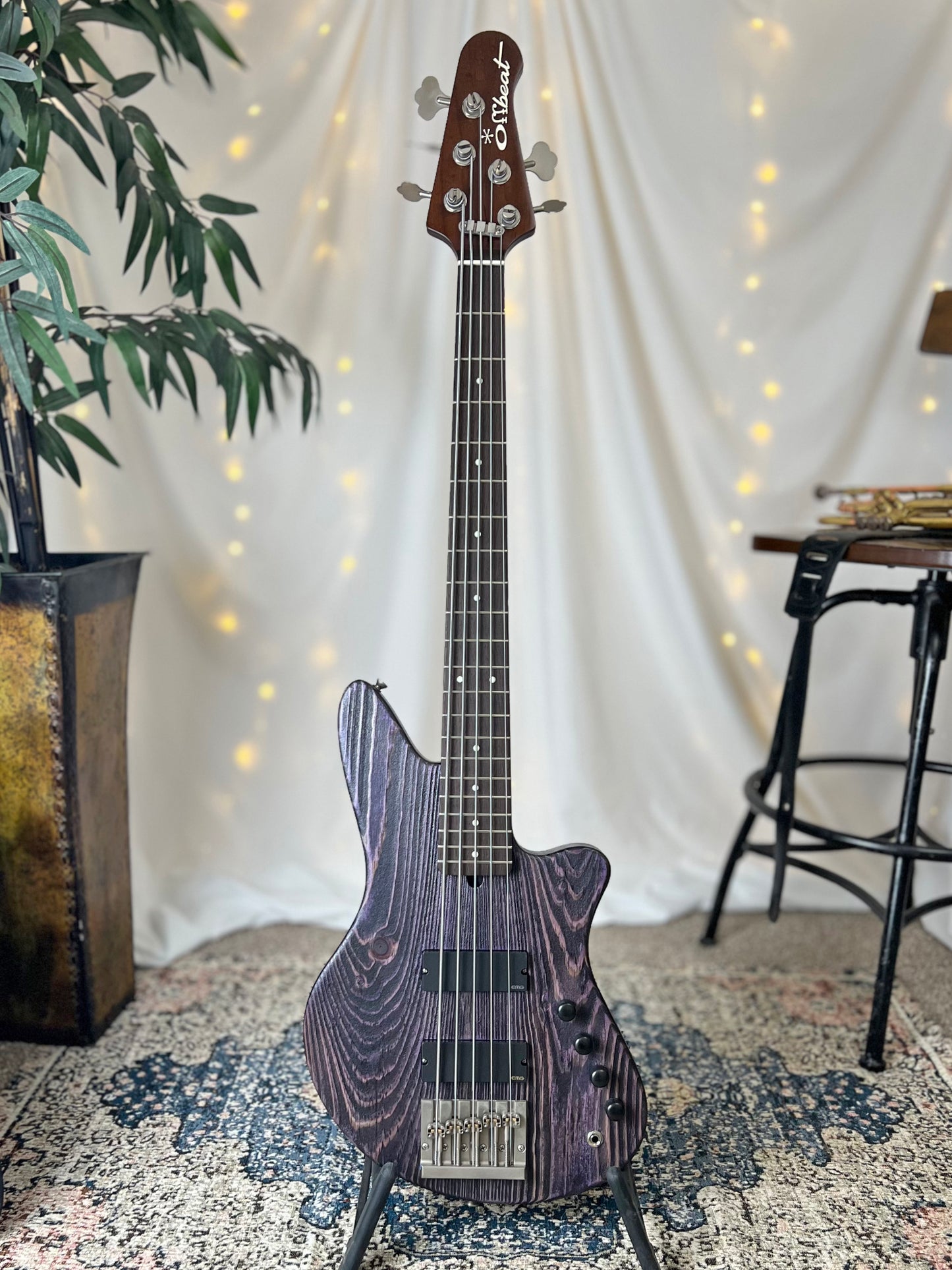 Modern Series Jax 4-32 32-Inch Medium-Scale Bass in Grape with EMG 40PCS Neck and 40PA Bridge Pickups and EMG BTS Active Electronics - 2D102007 - Front Full