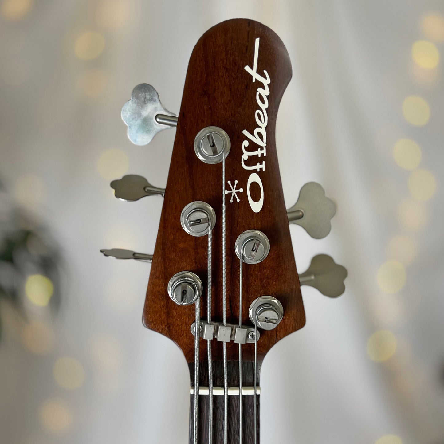 Modern Series Jax 4-32 32-Inch Medium-Scale Bass in Grape with EMG 40PCS Neck and 40PA Bridge Pickups and EMG BTS Active Electronics - 2D102007 - Headstock Front
