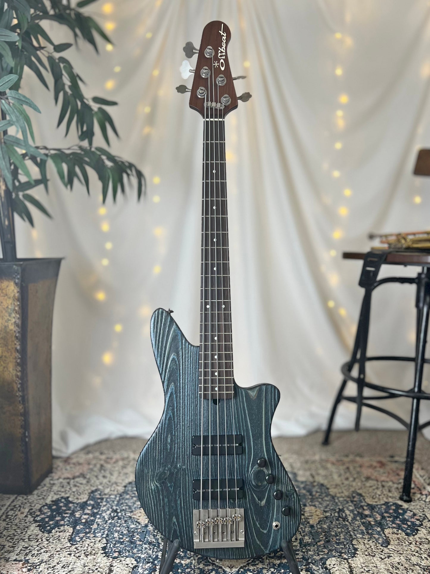 Modern Series Jax 5-32 32-Inch Medium-Scale 5-String Bass in Midnight with Nordstrand Zen Blade Pickup Set (Passive) and Trickfish Flexcore 2-Band Preamp - 2D102008 - Front Full