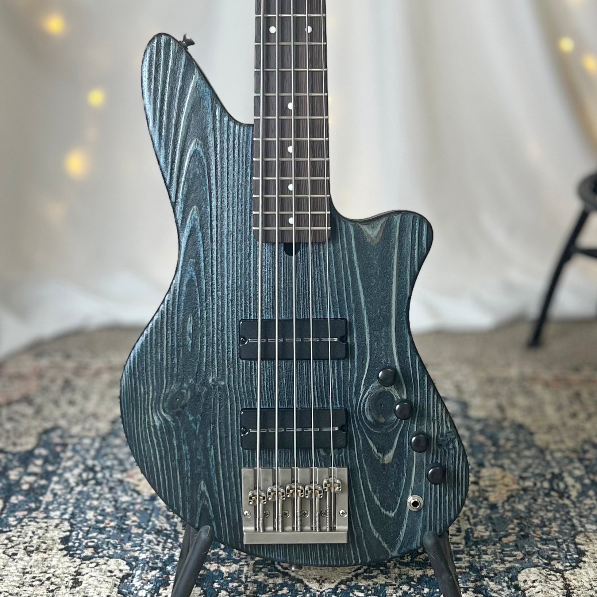 Modern Series Jax 5-32 32-Inch Medium-Scale 5-String Bass in Midnight with Nordstrand Zen Blade Pickup Set (Passive) and Trickfish Flexcore 2-Band Preamp - 2D102008 - Front Square