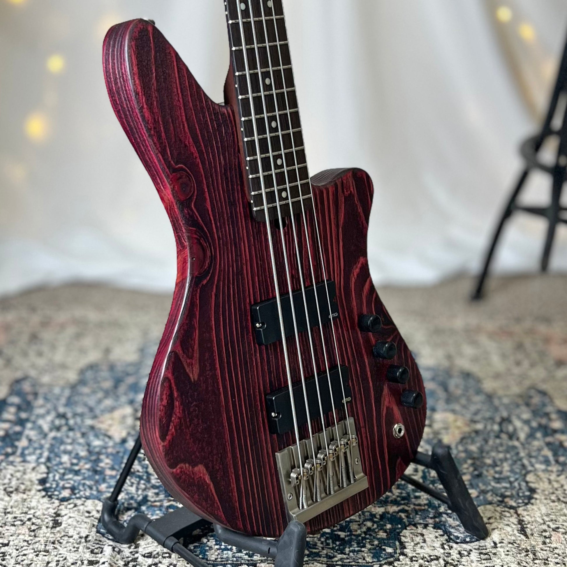 Modern Series Jax 5-32 32-Inch Medium-Scale Bass in Bordeaux with EMG 40PCS Neck and 40PA Bridge Pickups and EMG BTS Active Electronics - 2D102005 - .75