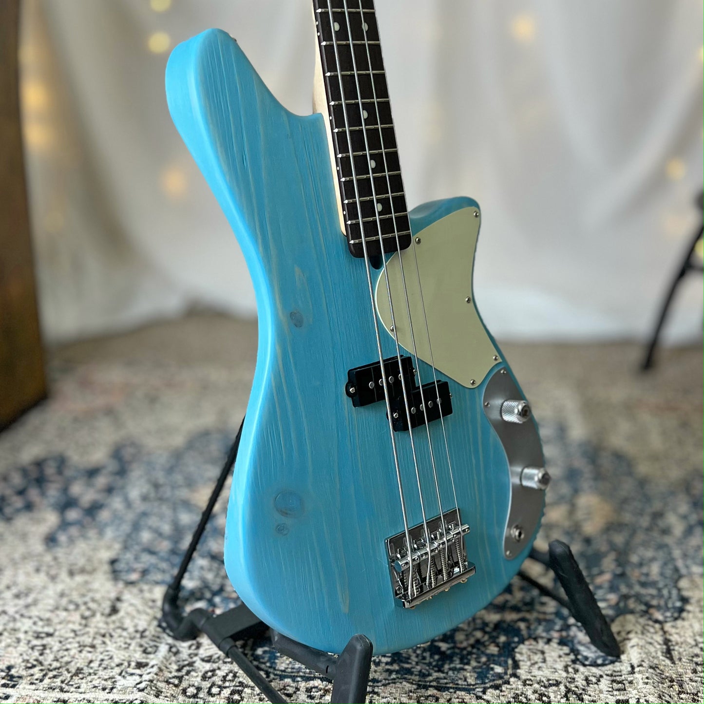 O Series Shelby P 30-Inch Medium-Scale Bass in Velma Blue with Tonerider Classic P Pickup and V-T Electronics - 2D105004 - .75