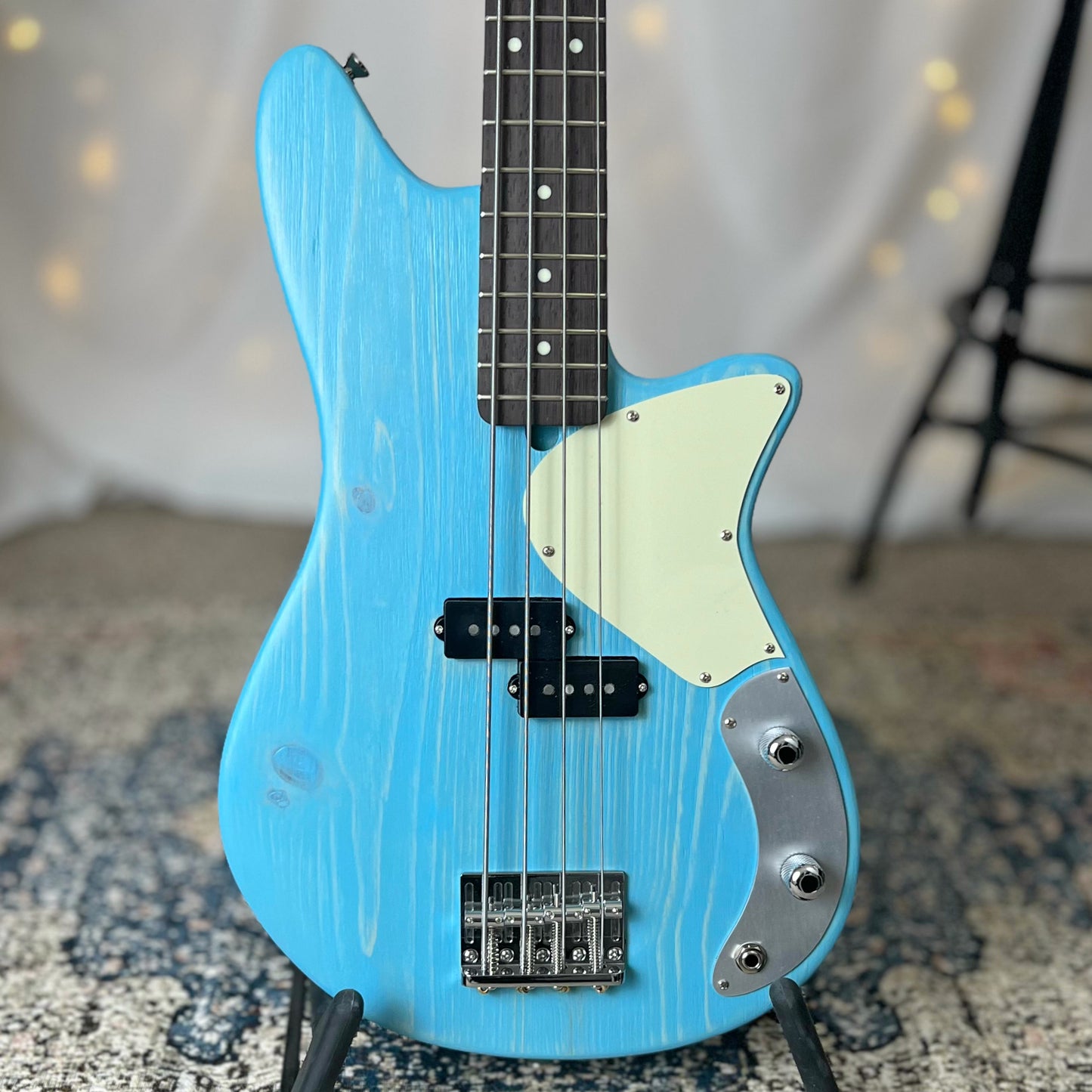 O Series Shelby P 30-Inch Medium-Scale Bass in Velma Blue with Tonerider Classic P Pickup and V-T Electronics - 2D105004 - Front Square