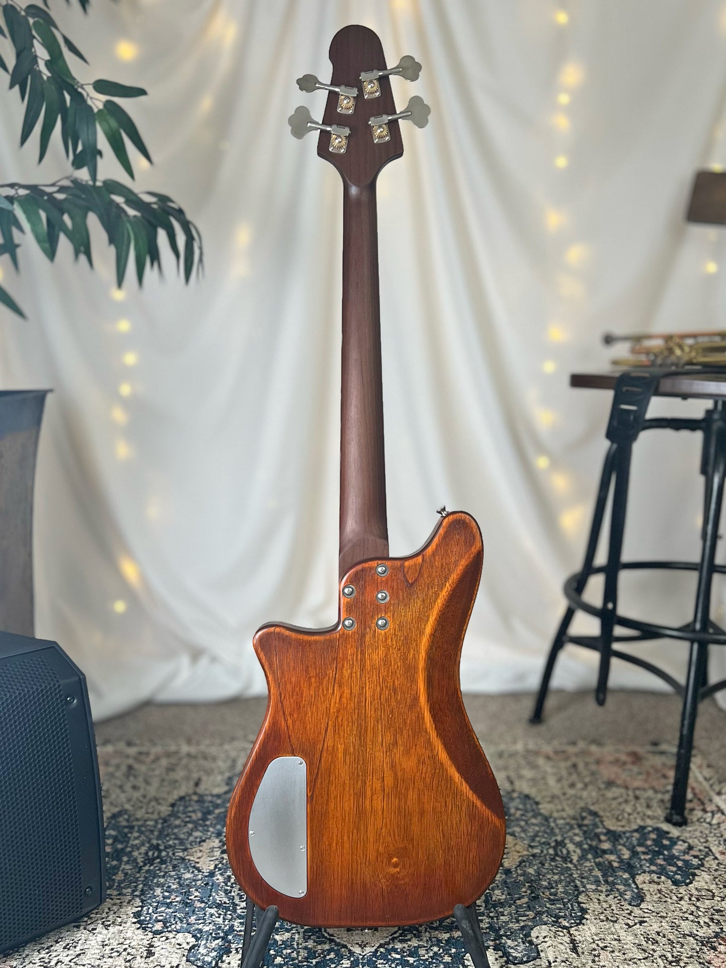 Hope SB2 30-Inch Short-Scale Bass with TV Jones Thunder'Mag/Thunder'Blade (Passive) Pickup Set and V-V-T (Passive) Electronics