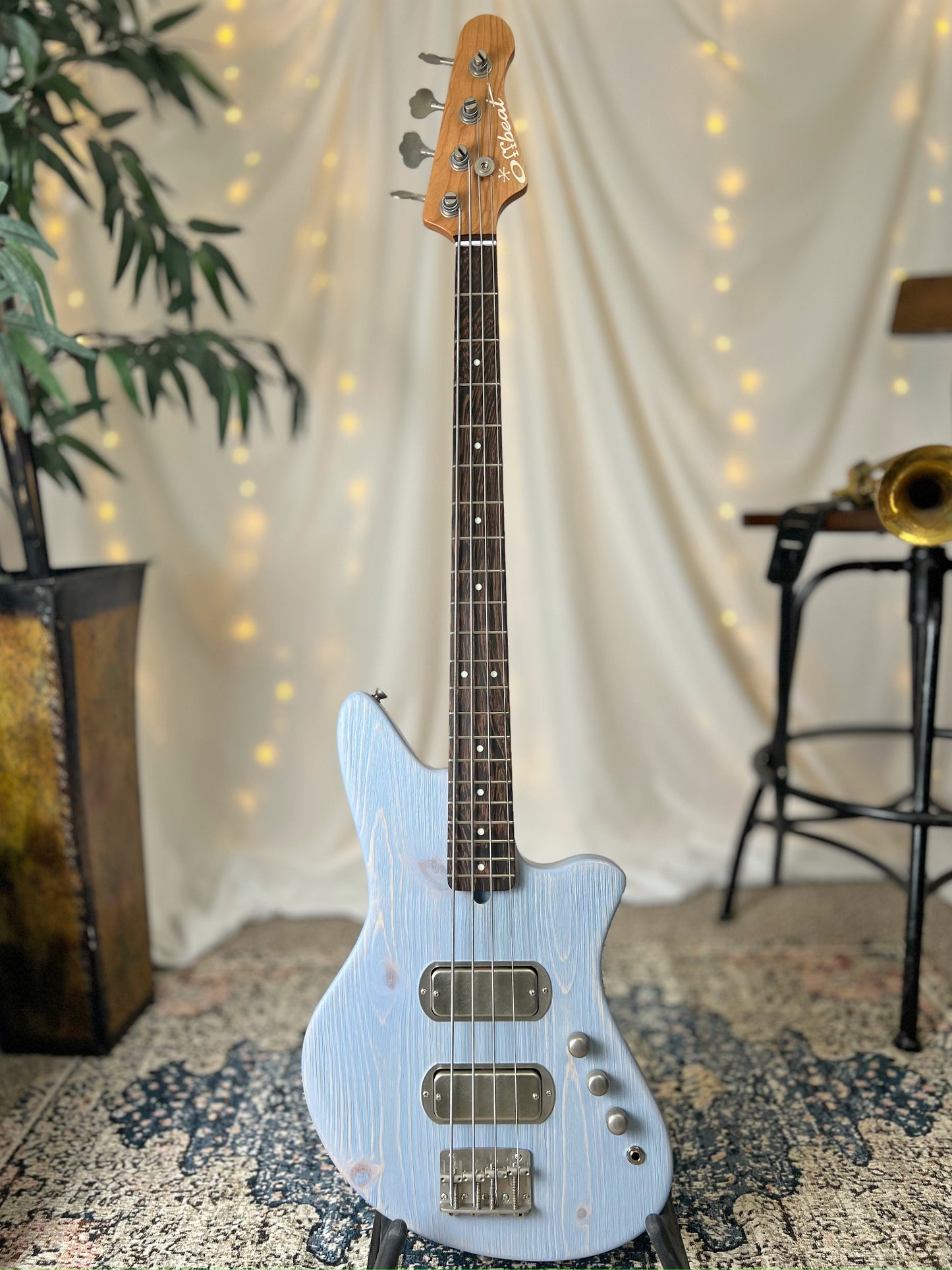 Jacqueline TB2 32-Inch Medium-Scale Bass in Pearl Gray with Fralin Big Single T-Bird Pickup Set (Passive) and V/V/T (Passive) Electronics