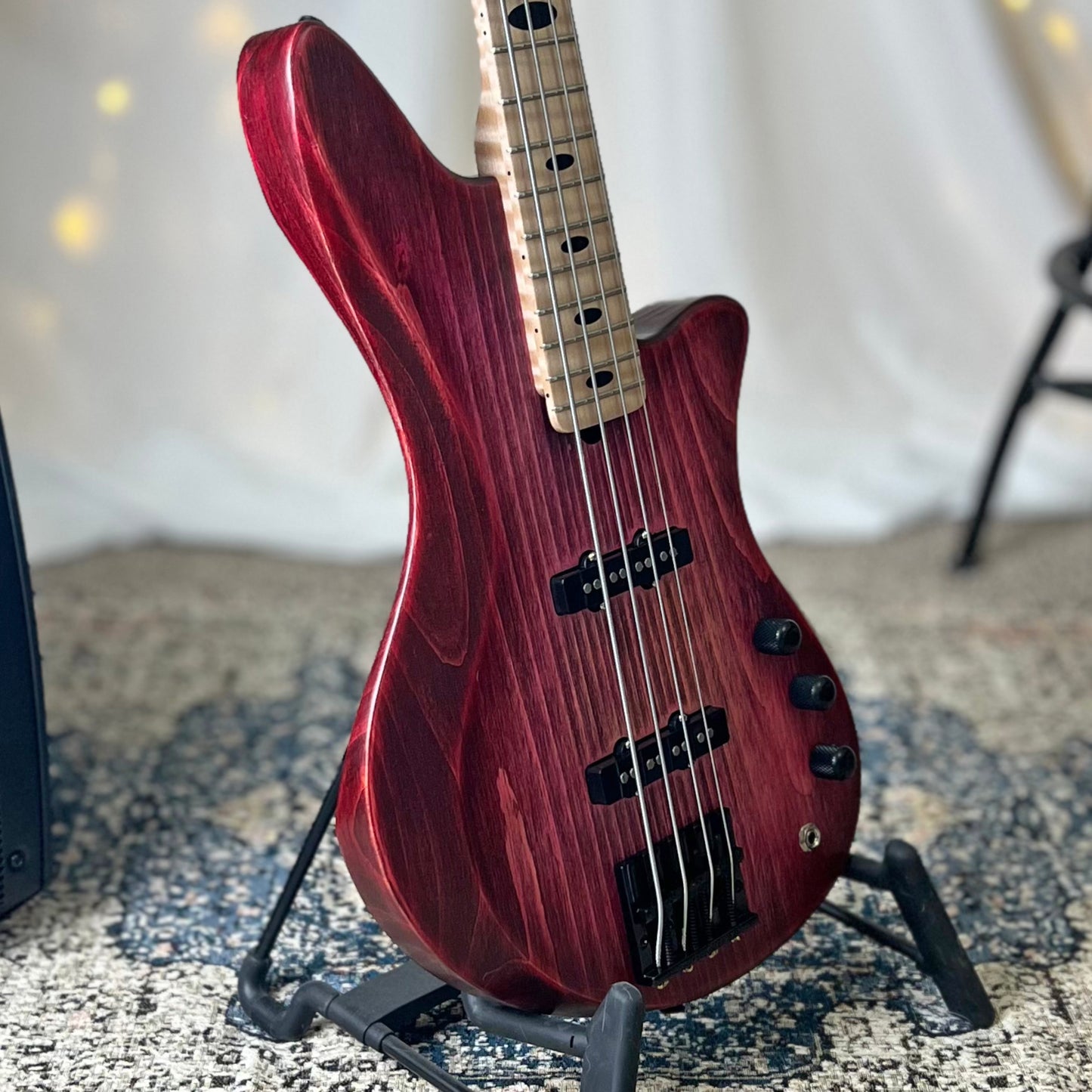 Jacqueline J2-32 32-Inch Medium-Scale Bass in Roses Are Red with Nordstrand NJ4 (Passive) Pickup Set and V-V-T (Passive) Electronics - 2E122002 - 75 View