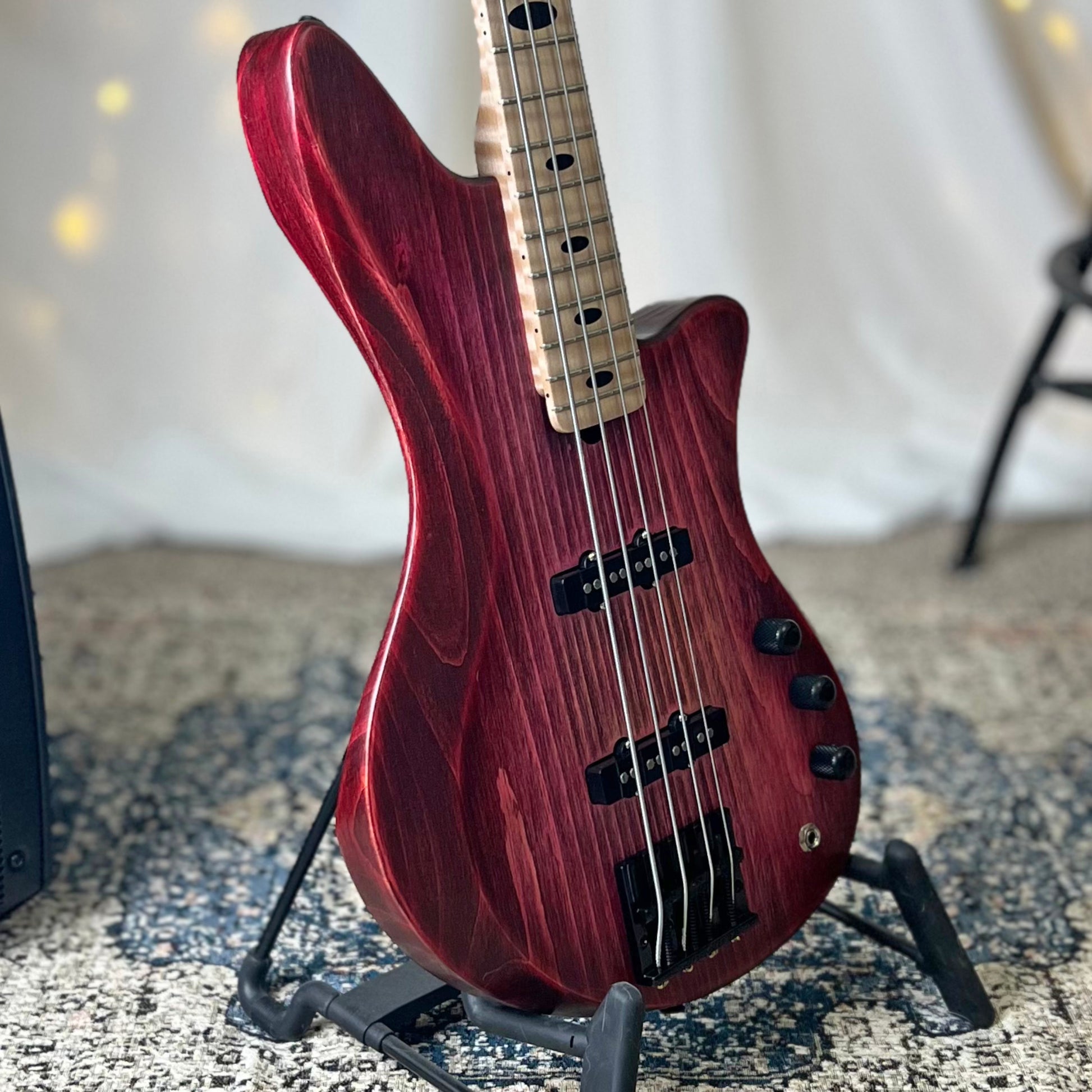 Jacqueline J2-32 32-Inch Medium-Scale Bass in Roses Are Red with Nordstrand NJ4 (Passive) Pickup Set and V-V-T (Passive) Electronics - 2E122002 - 75 View