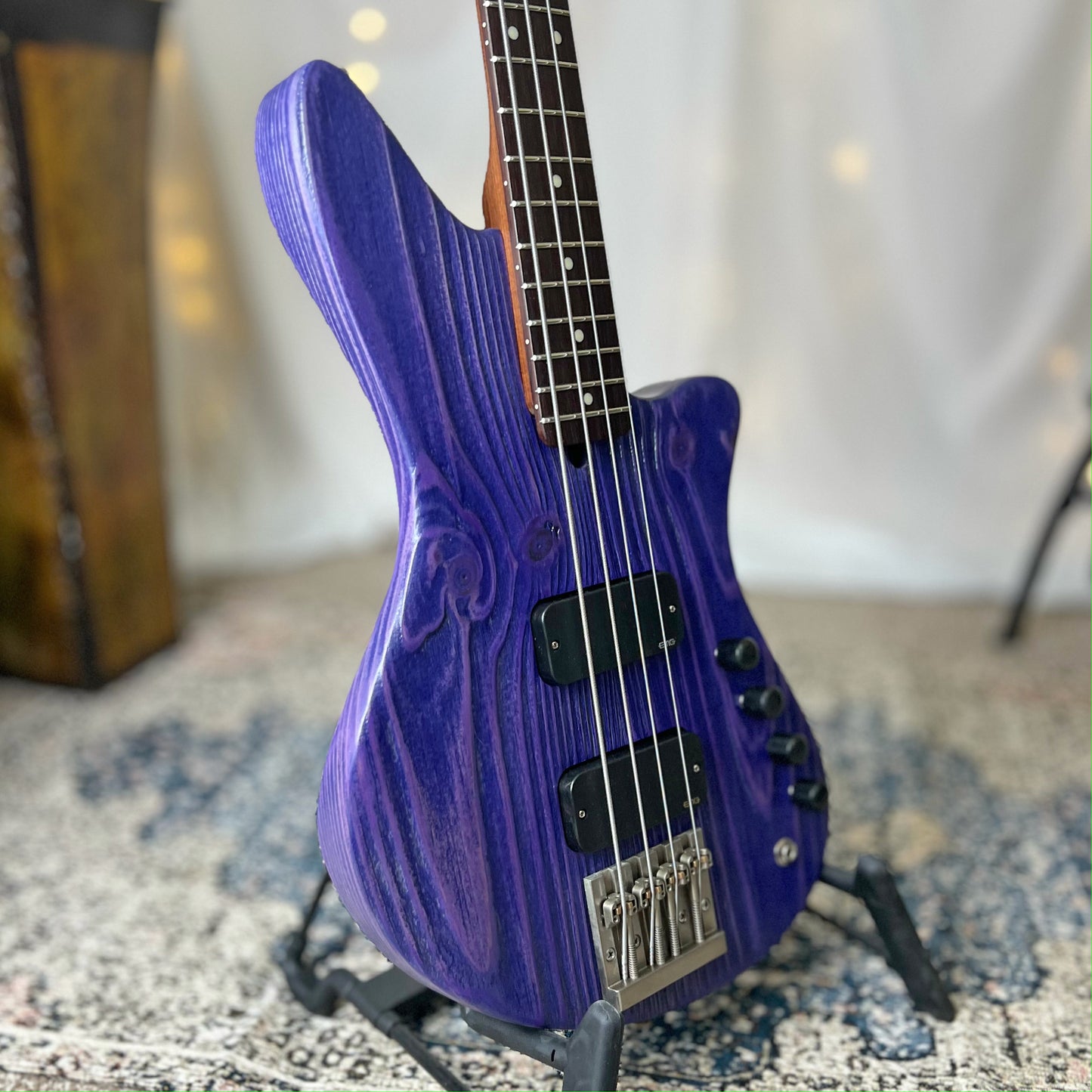 Jax 4 Medium-Scale Bass in Jelly with EMG TBPCSX (neck)/TBPAX (bridge) (Active) Pickups and V/V/BTS (Active) Electronics - .75