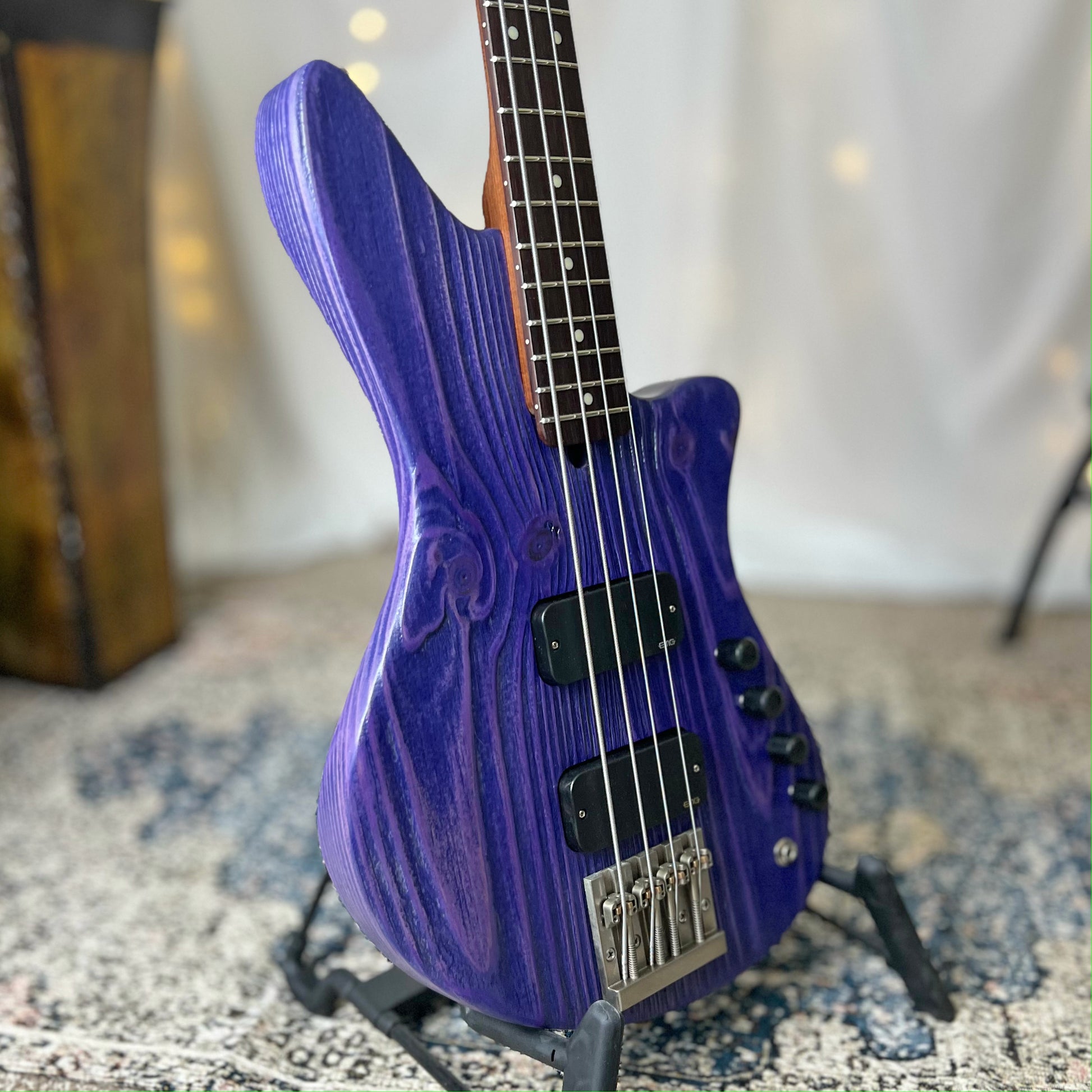 Jax 4 Medium-Scale Bass in Jelly with EMG TBPCSX (neck)/TBPAX (bridge) (Active) Pickups and V/V/BTS (Active) Electronics - .75
