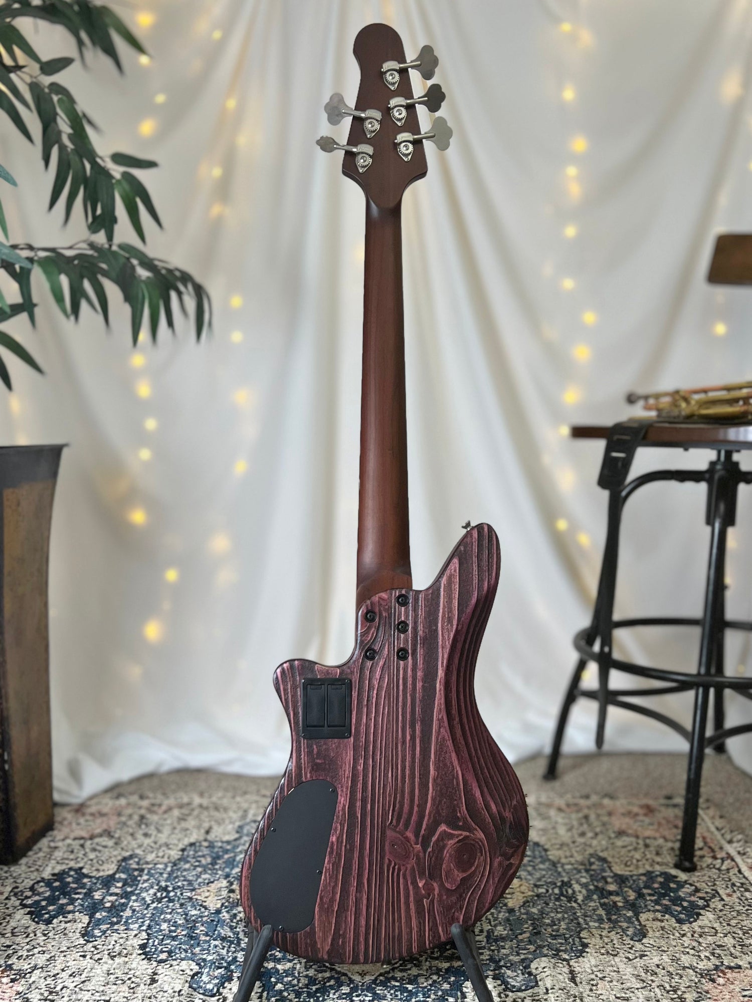 Modern Series Jax 5-32 32-Inch Medium-Scale Bass in Electric Violet with Nordstrand Zen Blade Pickup Set and Trickfish Flexcore 2-Band Preamp - 2D102005 - Back Full