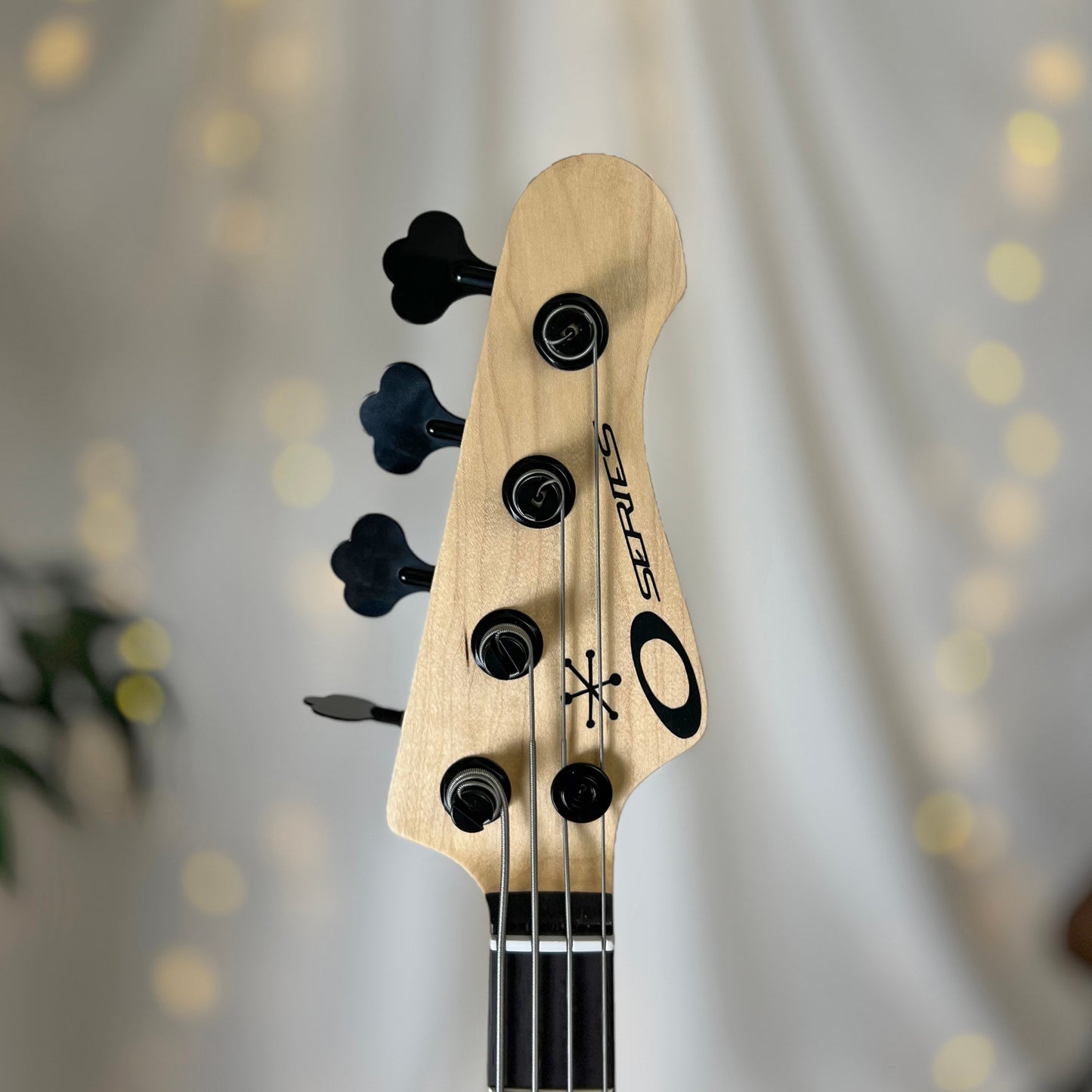 O* Series Pamela P 34-Inch Long-Scale Bass in Riddle Me This Green with Tonerider Classic P Pickup (Passive) - 2E015003 - Headstock Front