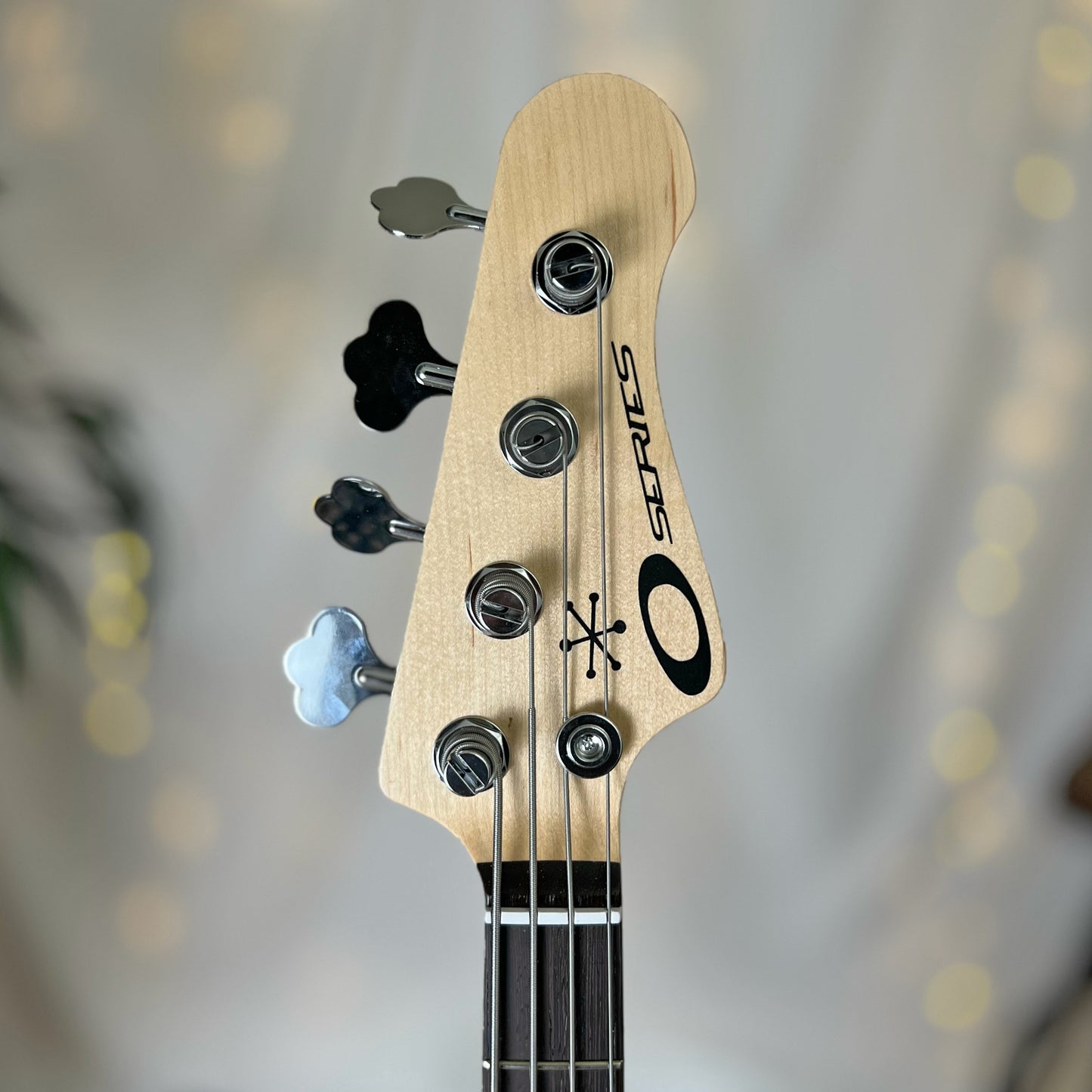 O Series Shelby P 30-Inch Medium-Scale Bass in Fast Car Red with Tonerider Classic P Pickup and V-T Electronics - 2D105002 - Headstock Front