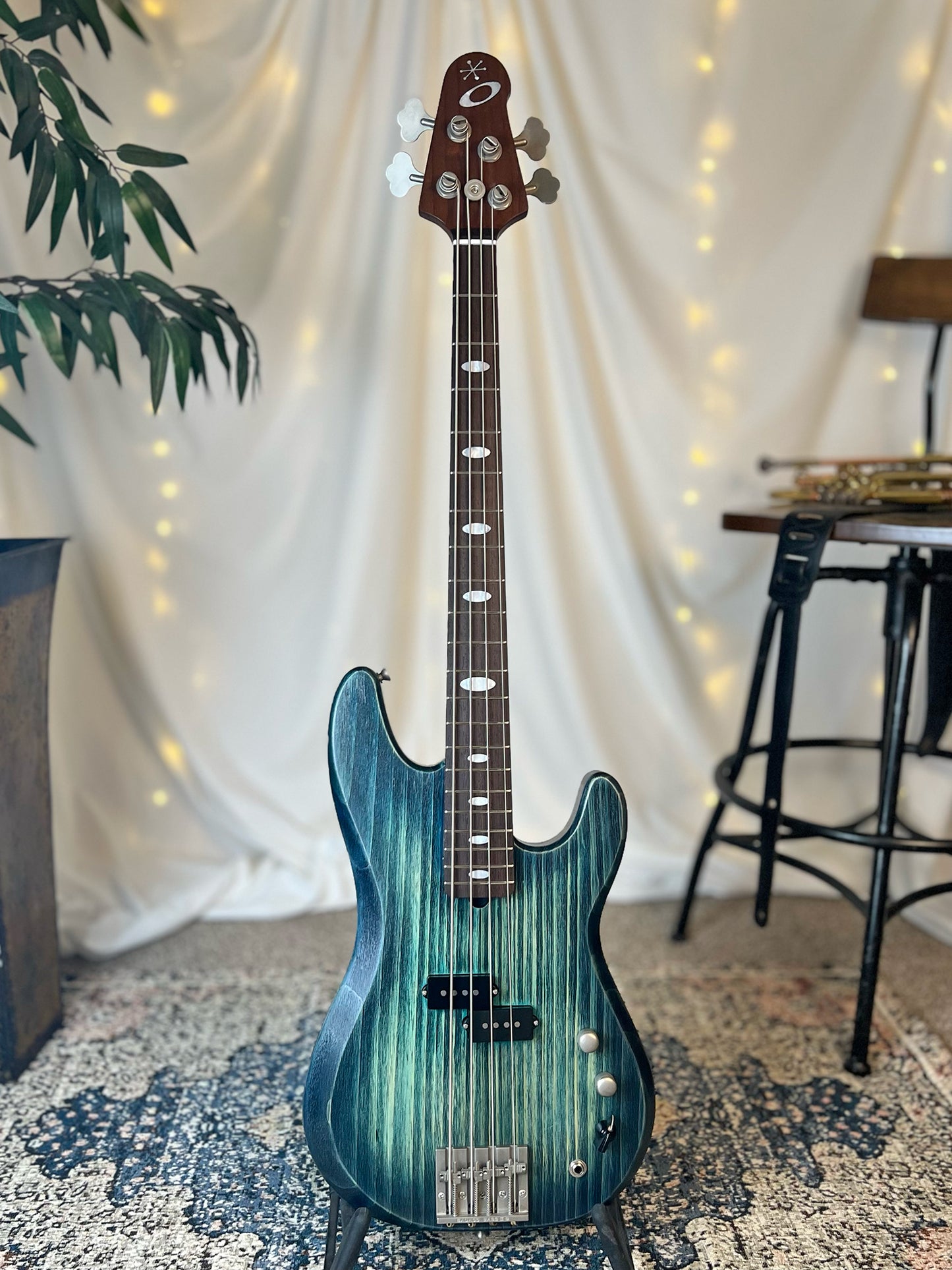 Pamela P-32 32-Inch Medium-Scale Bass in Deep Water Glow with Fralin P-Bass (Passive) Pickup and V-T-Varitone (Passive) Electronics, PLEK Setup