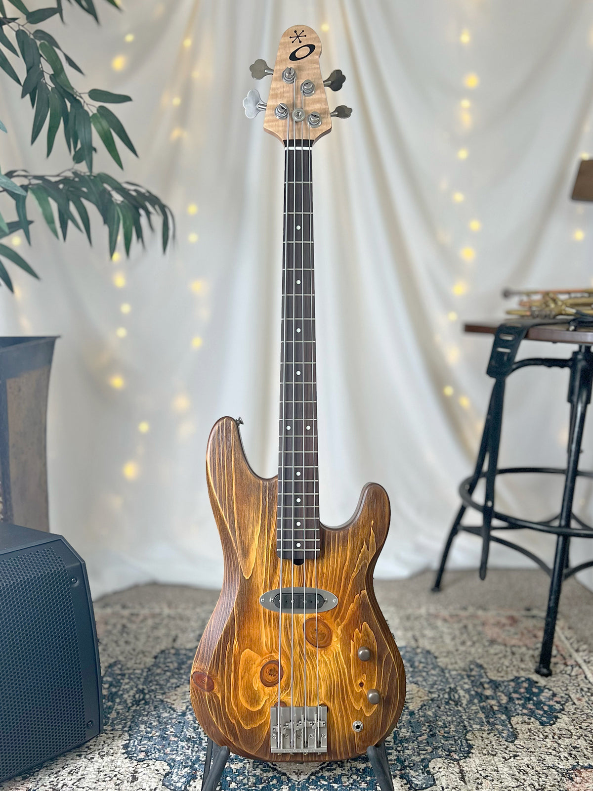 Pamela S-32 32-Inch Medium-Scale Bass in Toasted Caramel with Fralin Split 51 P Bass (Passive) Pickup and V-T (Passive) Electronics