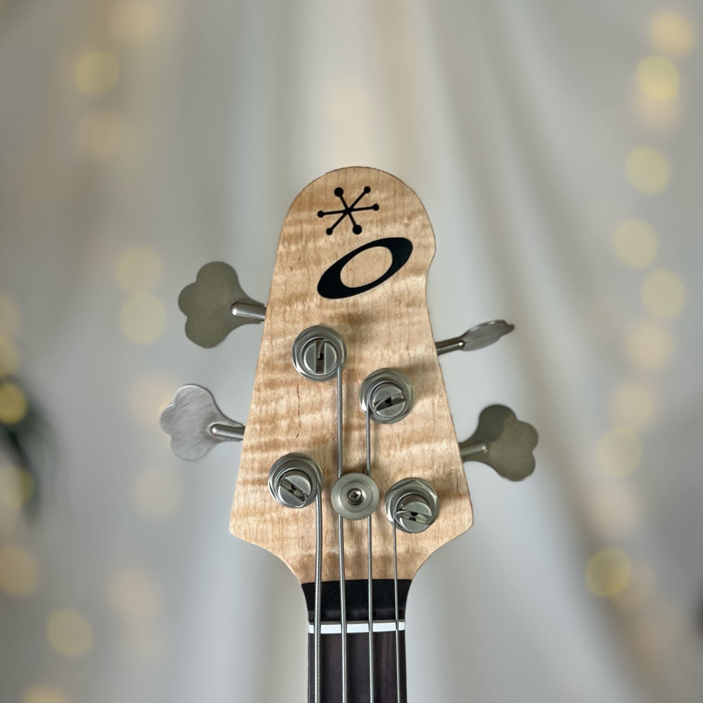 Pamela S-32 32-Inch Medium-Scale Bass in Toasted Caramed on Textured Knotty Pine with Fralin Split 51P Bass Pickup Passive and V-T Electronics Passive - 2E112002 - Headstock Front