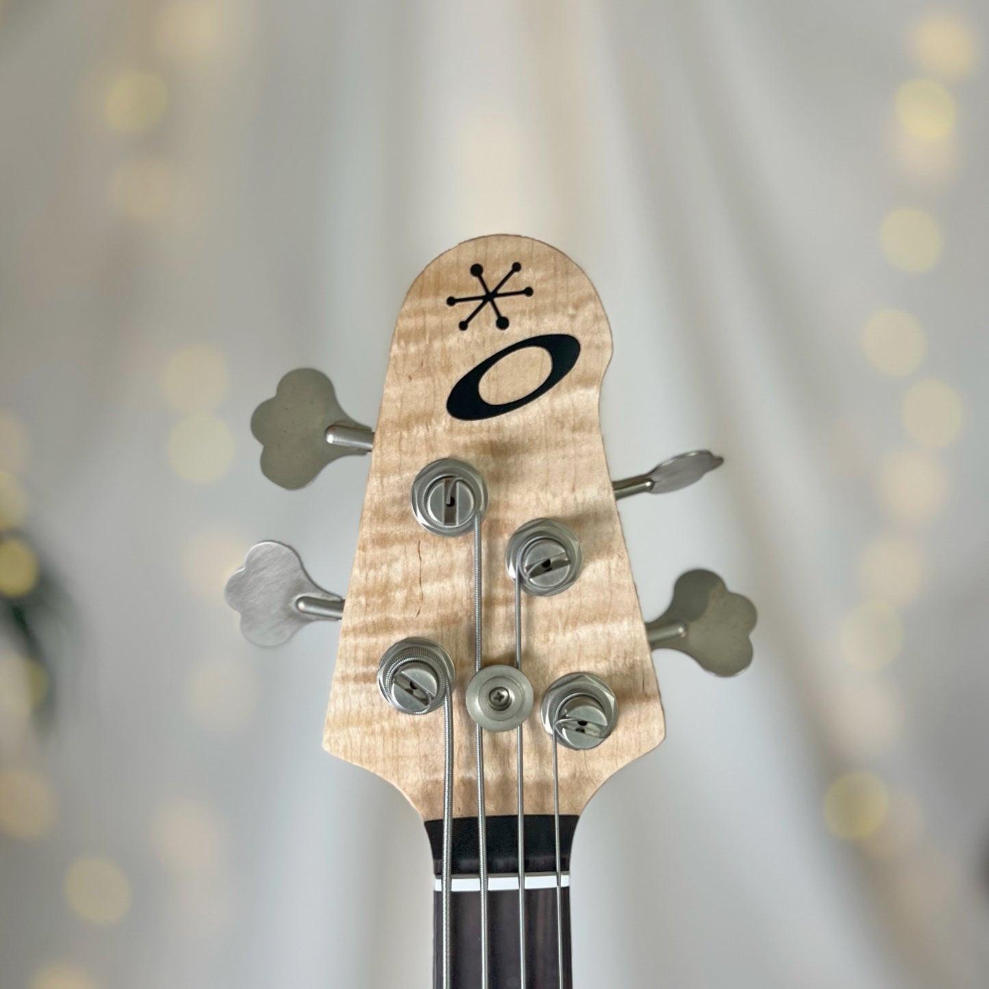 Pamela S-32 32-Inch Medium-Scale Bass in Toasted Caramel with Fralin Split 51 P Bass (Passive) Pickup and V-T (Passive) Electronics