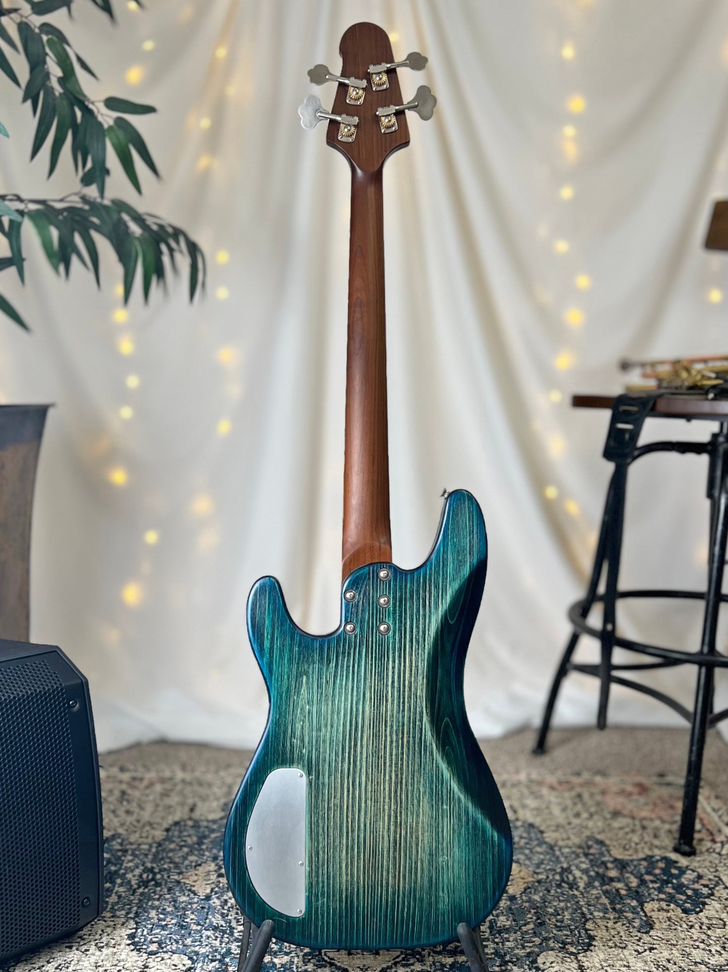 Pamela TB-32 32-Inch Medium-Scale Bass in Ocean Forest with a Fralin Custom Big Single T-Bird (Passive) Pickup and V-T (Passive) Electronics - 2E072005 - 
Back Full