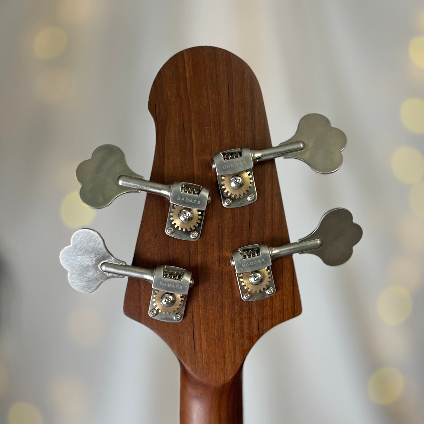 Pamela TB-32 32-Inch Medium-Scale Bass in Ocean Forest with a Fralin Custom Big Single T-Bird (Passive) Pickup and V-T (Passive) Electronics - 2E072005 - 
Headstock Back