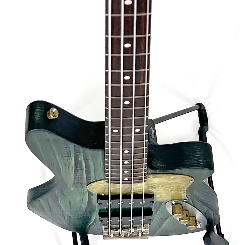 Offbeat Guitars Jacqueline 32-Inch Medium-Scale Bass in Emerald City on Textured Pine with Nordstrand Big Single Pickups detail 2